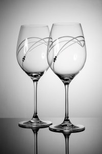Sklenice na víno Swarovski Sparkling Hearts - 470 ml