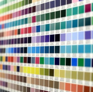 Jak srozumitelně mluvit o barvách na skle? RAL, Pantone, NCS a další standardy pod kontrolou!